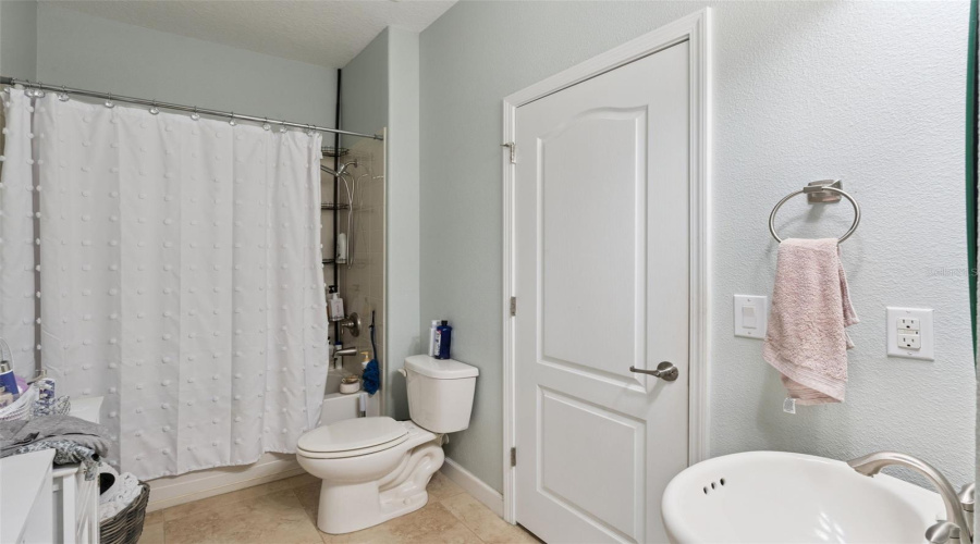 Davenport, Florida 33896, 5 Bedroom Bedrooms, ,3 Bathroombathrooms,Residential,For Sale,Gleneagles,0,Mfro6439171