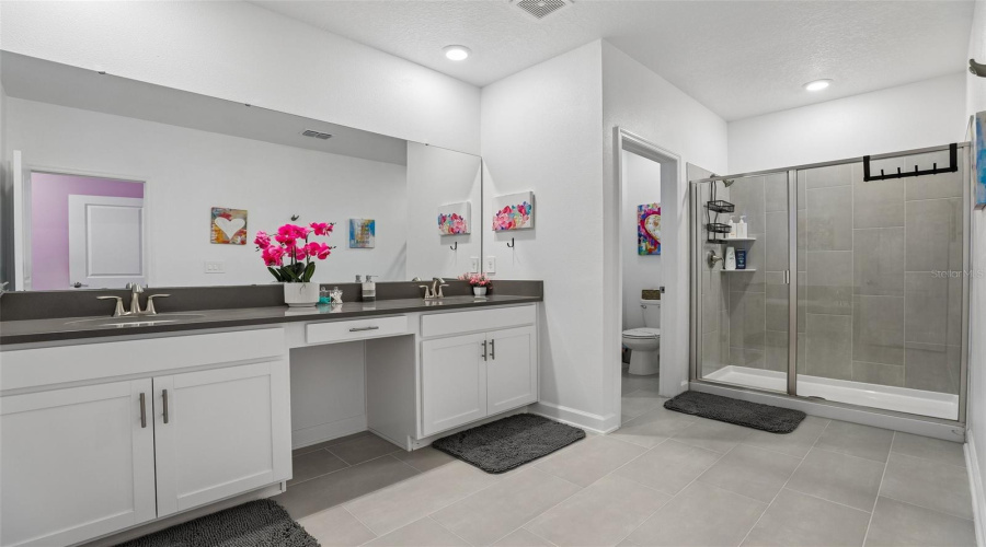 Davenport, Florida 33896, 5 Bedroom Bedrooms, ,5 Bathroombathrooms,Residential,For Sale,Leader,0,Mfro6440194