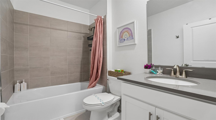 Davenport, Florida 33896, 5 Bedroom Bedrooms, ,5 Bathroombathrooms,Residential,For Sale,Leader,0,Mfro6440194
