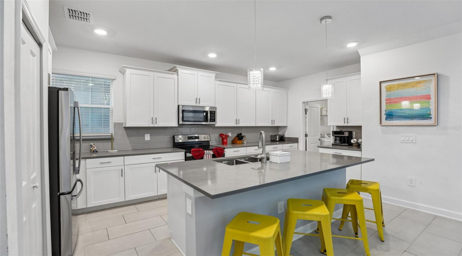 Davenport, Florida 33896, 5 Bedroom Bedrooms, ,5 Bathroombathrooms,Residential,For Sale,Leader,0,Mfro6440194