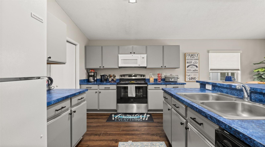 Davenport, Florida 33897, 4 Bedroom Bedrooms, ,2 Bathroombathrooms,Residential,For Sale,Castlemain,0,Mfrs5157594