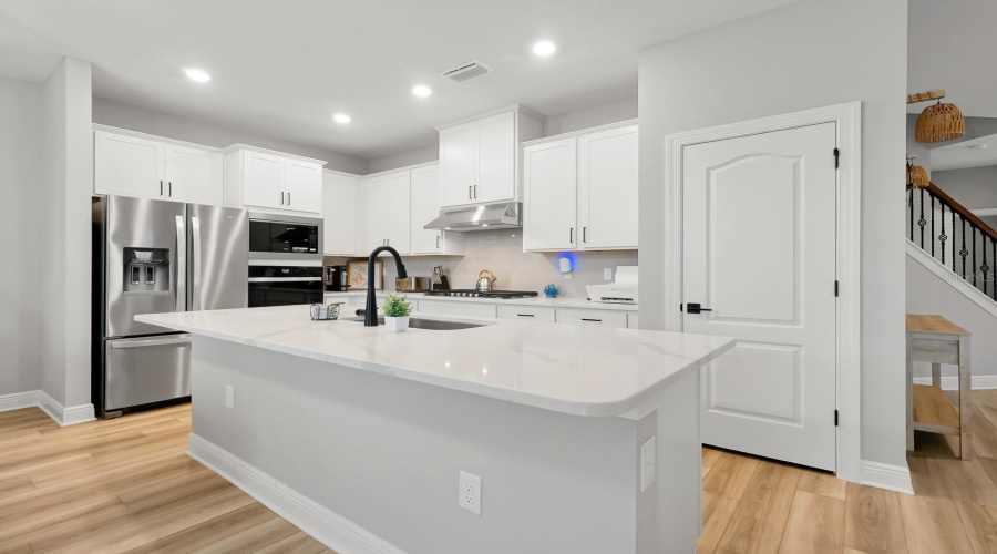 Kissimmee, Florida 34747, 6 Bedroom Bedrooms, ,4 Bathroombathrooms,Residential,For Sale,Somersworth,0,Mfro6442822