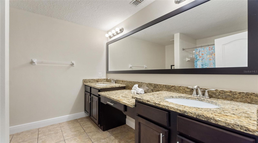 Davenport, Florida 33896, 3 Bedroom Bedrooms, ,2 Bathroombathrooms,Residential,For Sale,Roseville Blvd,0,Mfrs5157611