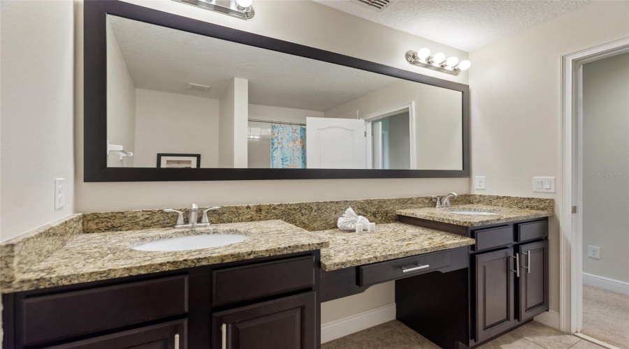 Davenport, Florida 33896, 3 Bedroom Bedrooms, ,2 Bathroombathrooms,Residential,For Sale,Roseville Blvd,0,Mfrs5157611