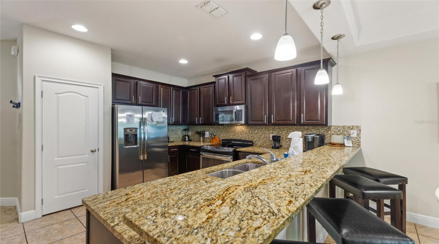 Davenport, Florida 33896, 3 Bedroom Bedrooms, ,2 Bathroombathrooms,Residential,For Sale,Roseville Blvd,0,Mfrs5157611