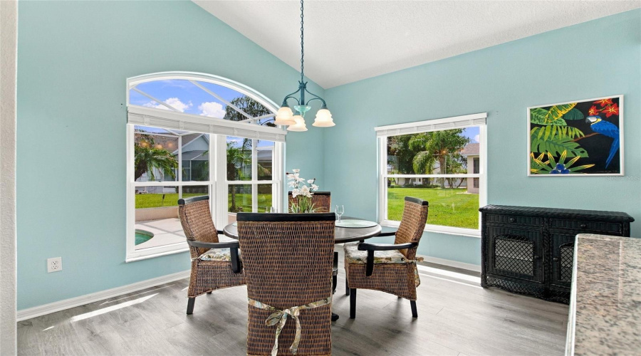 Kitchen Dining Area