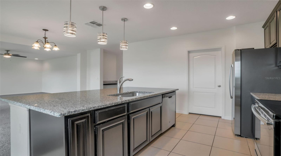 Davenport, Florida 33837, 5 Bedroom Bedrooms, ,3 Bathroombathrooms,Residential,For Sale,Benjamin,0,Mfro6442240