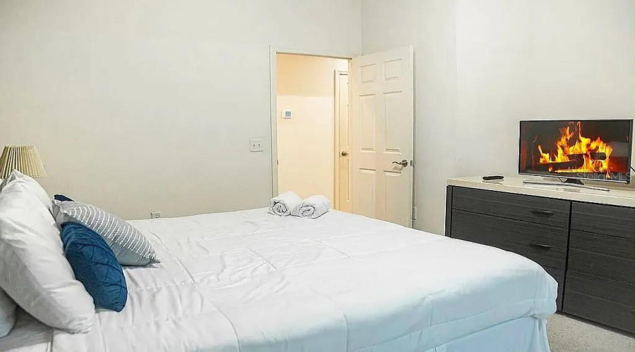 Kissimmee, Florida 34747, 3 Bedroom Bedrooms, ,2 Bathroombathrooms,Residential,For Sale,Gold,0,Mfro6438956