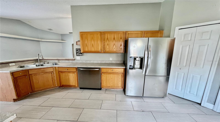 Davenport, Florida 33837, 3 Bedroom Bedrooms, ,2 Bathroombathrooms,Residential,For Sale,Royal Ridge,0,Mfro6441517