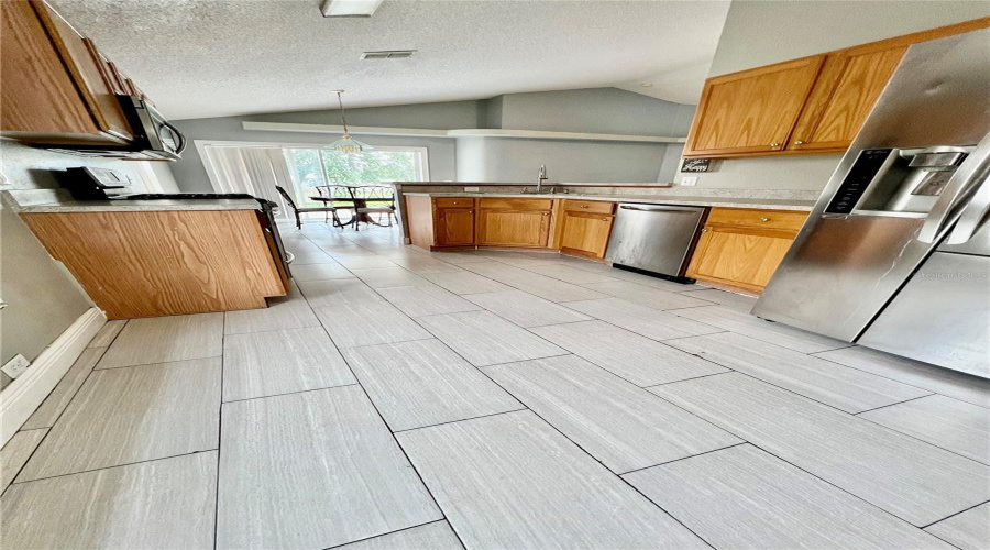 Davenport, Florida 33837, 3 Bedroom Bedrooms, ,2 Bathroombathrooms,Residential,For Sale,Royal Ridge,0,Mfro6441517