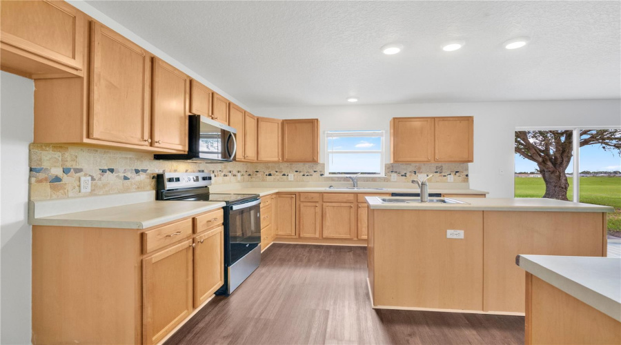 Davenport, Florida 33897, 4 Bedroom Bedrooms, ,3 Bathroombathrooms,Residential,For Sale,Blake,0,Mfro6442778