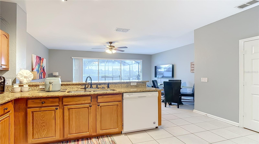 Kissimmee, Florida 34747, 3 Bedroom Bedrooms, ,3 Bathroombathrooms,Residential,For Sale,Maneshaw,0,Mfro6442328
