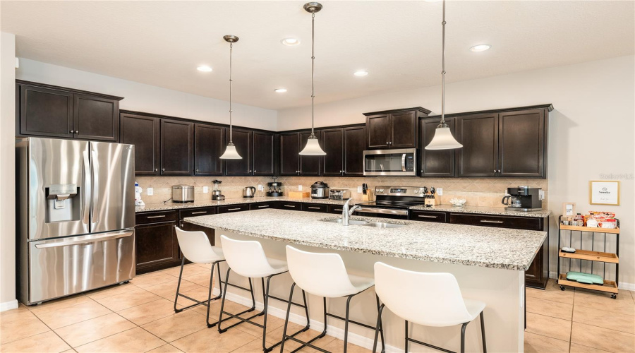 Kissimmee, Florida 34747, 9 Bedroom Bedrooms, ,6 Bathroombathrooms,Residential,For Sale,Lima,0,Mfro6438854