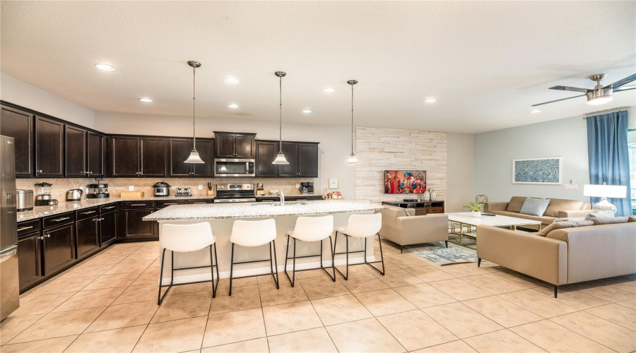 Kissimmee, Florida 34747, 9 Bedroom Bedrooms, ,6 Bathroombathrooms,Residential,For Sale,Lima,0,Mfro6438854