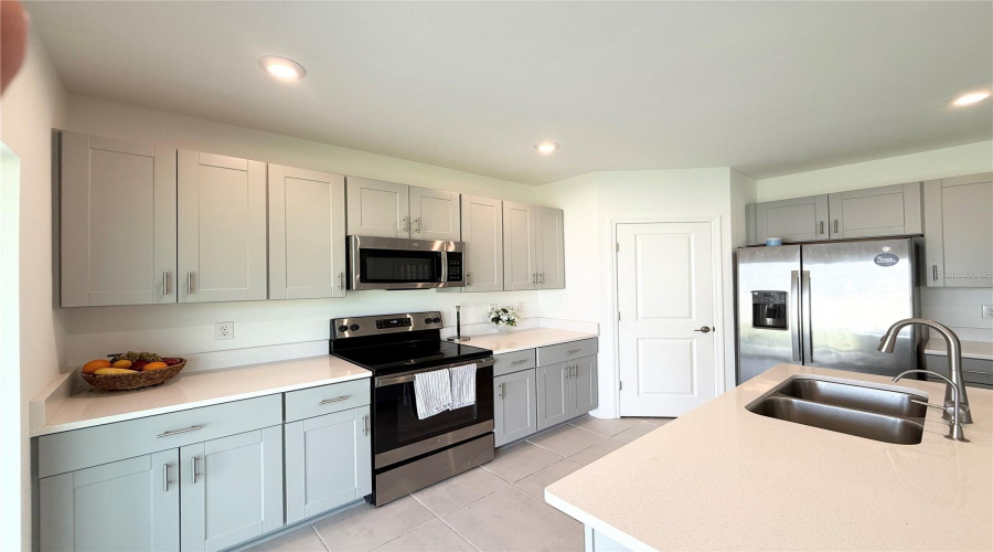 Davenport, Florida 33897, 3 Bedroom Bedrooms, ,2 Bathroombathrooms,Residential,For Sale,Costa Blanca,0,Mfrs5153308