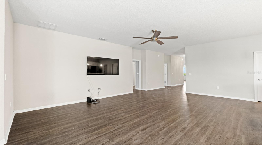 Davenport, Florida 33837, 3 Bedroom Bedrooms, ,2 Bathroombathrooms,Residential,For Sale,Mountain Flower,0,Mfro6440034