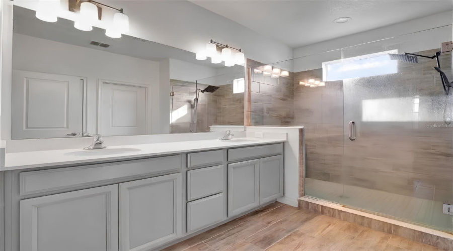 Davenport, Florida 33837, 4 Bedroom Bedrooms, ,3 Bathroombathrooms,Residential,For Sale,Hendon,0,Mfrs5157808