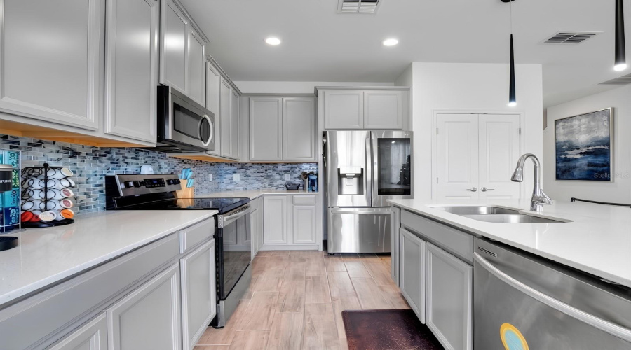 Davenport, Florida 33837, 4 Bedroom Bedrooms, ,3 Bathroombathrooms,Residential,For Sale,Hendon,0,Mfrs5157808