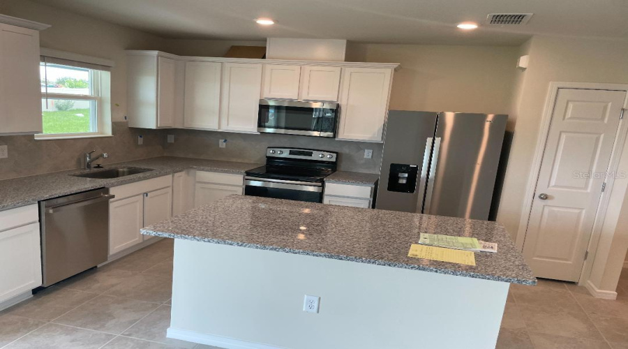 Davenport, Florida 33837, 5 Bedroom Bedrooms, ,3 Bathroombathrooms,Residential,For Sale,Sugarwood,0,Mfrl4962674