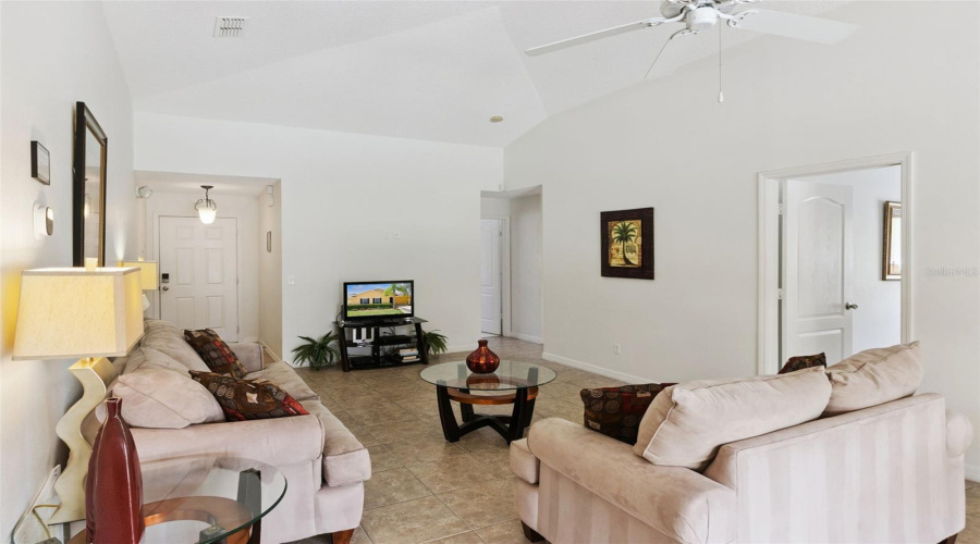 Davenport, Florida 33896, 3 Bedroom Bedrooms, ,3 Bathroombathrooms,Residential,For Sale,Scrub Jay,0,Mfrs5157870