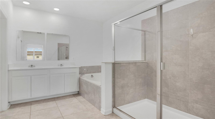Davenport, Florida 33896, 4 Bedroom Bedrooms, ,3 Bathroombathrooms,Residential,For Sale,Bogey,0,Mfro6439538
