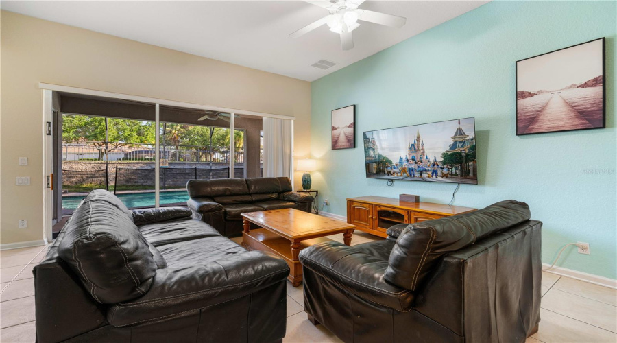 Kissimmee, Florida 34747, 5 Bedroom Bedrooms, ,5 Bathroombathrooms,Residential,For Sale,Teascone,0,Mfro6443150