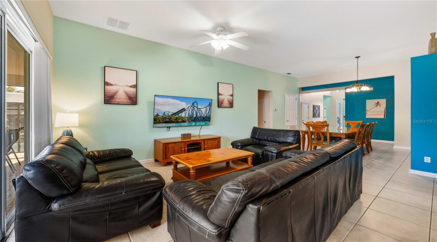 Kissimmee, Florida 34747, 5 Bedroom Bedrooms, ,5 Bathroombathrooms,Residential,For Sale,Teascone,0,Mfro6443150