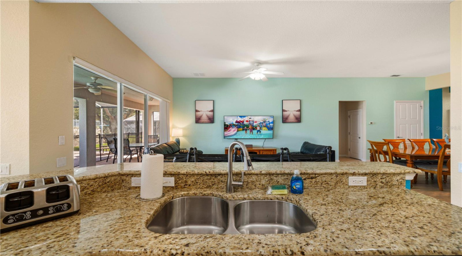 Kissimmee, Florida 34747, 5 Bedroom Bedrooms, ,5 Bathroombathrooms,Residential,For Sale,Teascone,0,Mfro6443150