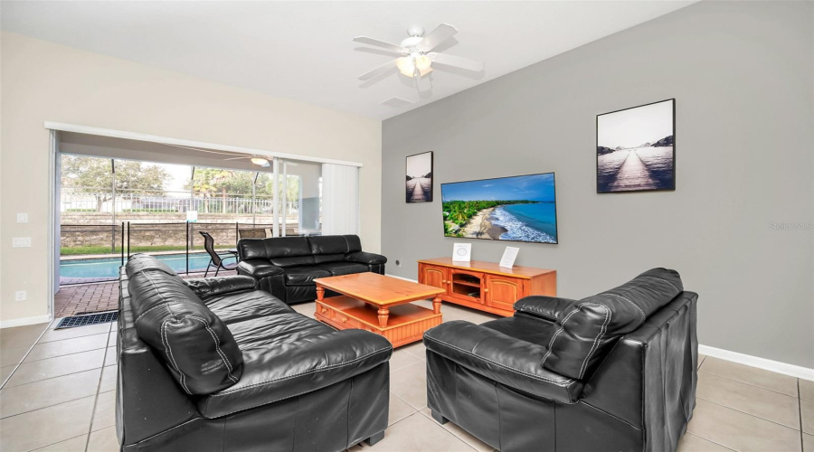 Kissimmee, Florida 34747, 5 Bedroom Bedrooms, ,5 Bathroombathrooms,Residential,For Sale,Teascone,0,Mfro6443150