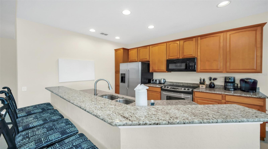 Kissimmee, Florida 34747, 5 Bedroom Bedrooms, ,5 Bathroombathrooms,Residential,For Sale,Teascone,0,Mfro6443150