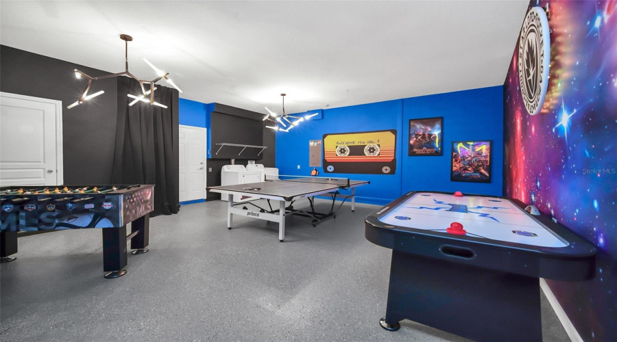 Kissimmee, Florida 34747, 5 Bedroom Bedrooms, ,5 Bathroombathrooms,Residential,For Sale,Teascone,0,Mfro6443150