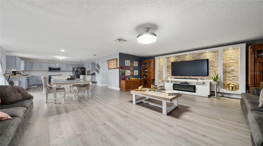 Davenport, Florida 33897, 4 Bedroom Bedrooms, ,3 Bathroombathrooms,Residential,For Sale,Samuel,0,Mfro6442842