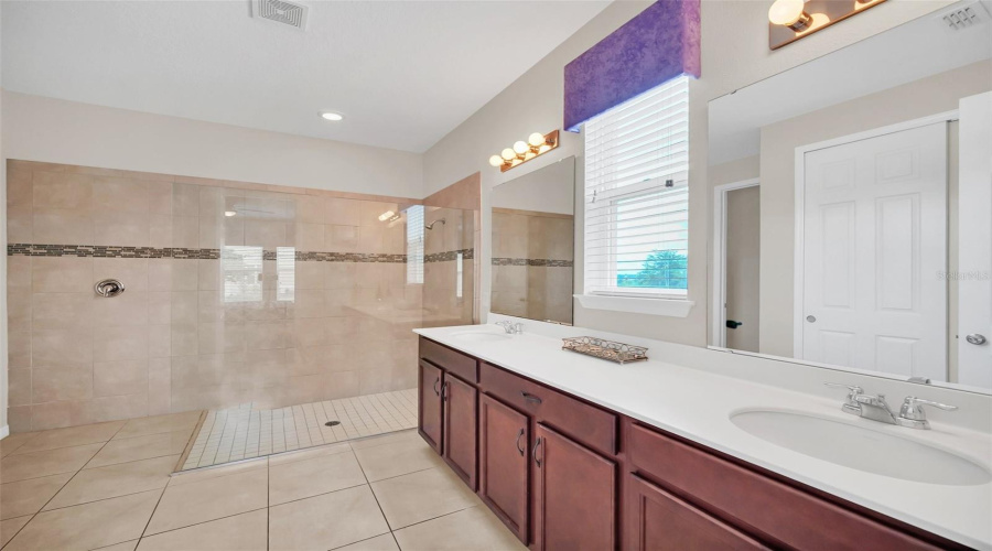 Kissimmee, Florida 34747, 6 Bedroom Bedrooms, ,4 Bathroombathrooms,Residential,For Sale,Egret Mills,0,Mfro6443128