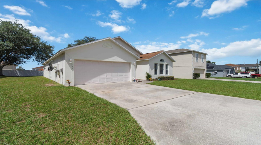 Davenport, Florida 33837, 4 Bedroom Bedrooms, ,2 Bathroombathrooms,Residential,For Sale,Lobelia,0,Mfrs5157777