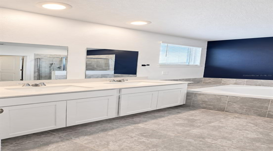 Davenport, Florida 33896, 3 Bedroom Bedrooms, ,2 Bathroombathrooms,Residential,For Sale,Nine Iron,0,Mfrs5157896