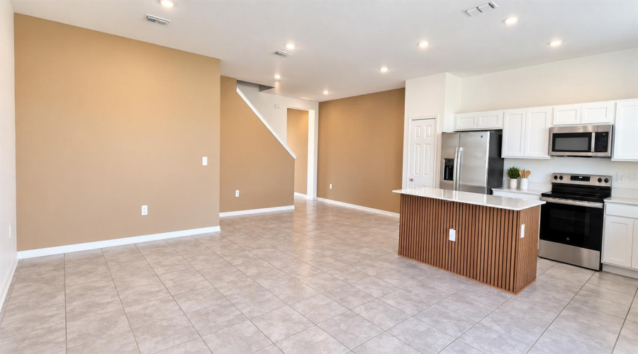 Davenport, Florida 33896, 3 Bedroom Bedrooms, ,2 Bathroombathrooms,Residential,For Sale,Nine Iron,0,Mfrs5157896