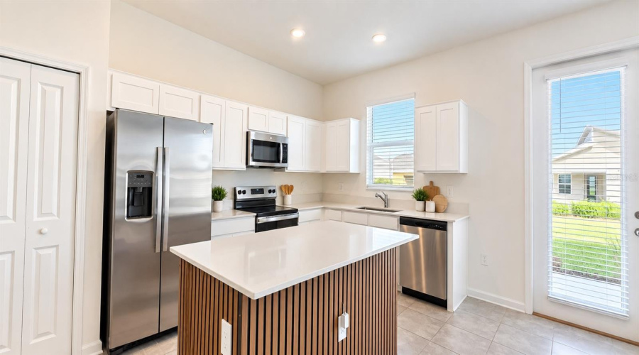 Davenport, Florida 33896, 3 Bedroom Bedrooms, ,2 Bathroombathrooms,Residential,For Sale,Nine Iron,0,Mfrs5157896