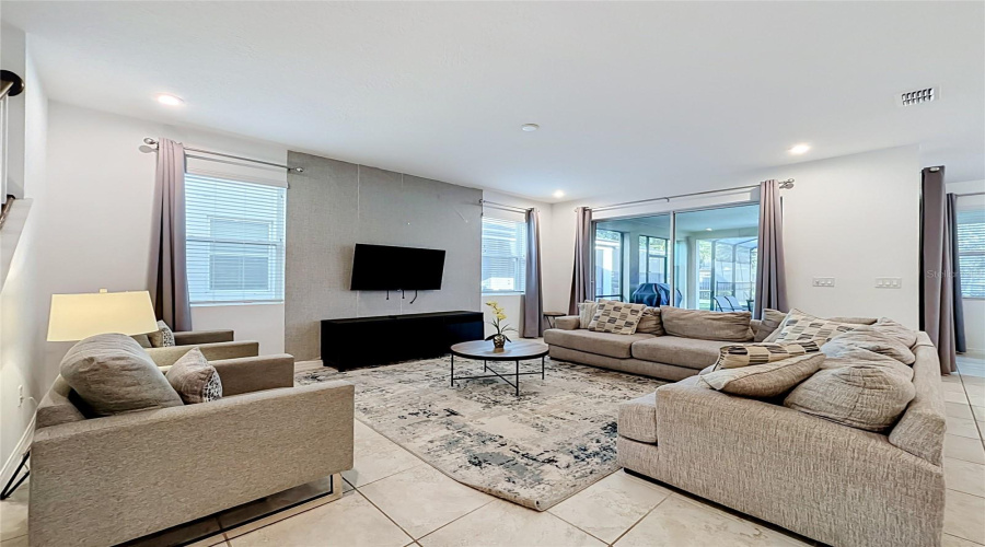 Kissimmee, Florida 34747, 6 Bedroom Bedrooms, ,4 Bathroombathrooms,Residential,For Sale,Amelia Downs,0,Mfro6443229