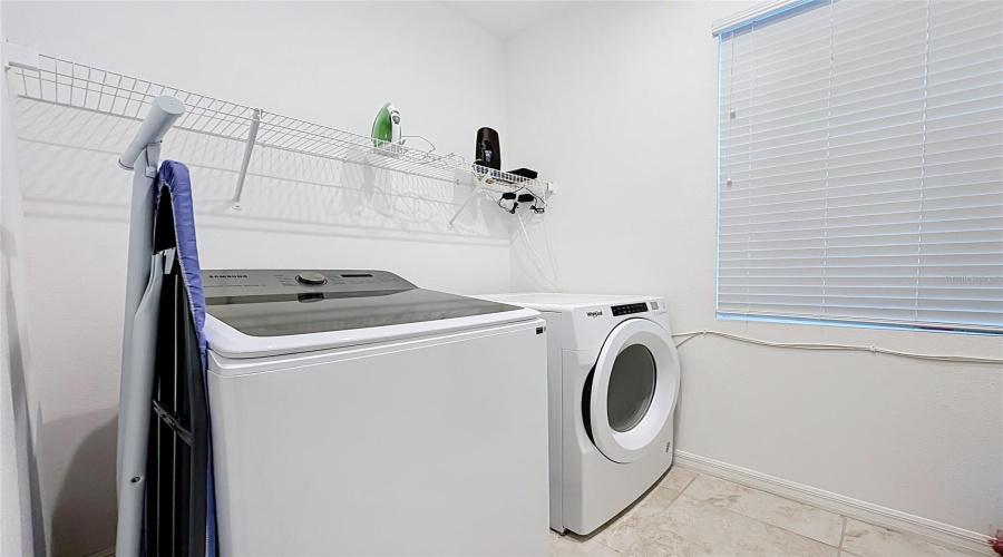 Kissimmee, Florida 34747, 6 Bedroom Bedrooms, ,4 Bathroombathrooms,Residential,For Sale,Amelia Downs,0,Mfro6443229