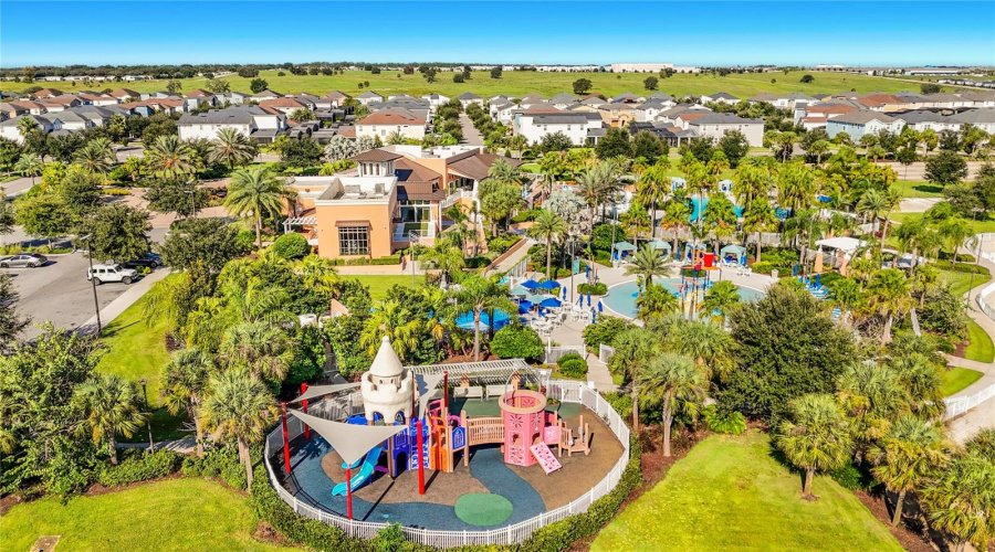 Kissimmee, Florida 34747, 6 Bedroom Bedrooms, ,4 Bathroombathrooms,Residential,For Sale,Amelia Downs,0,Mfro6443229