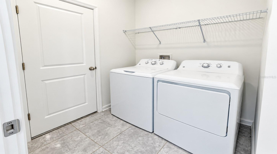 Davenport, Florida 33837, 4 Bedroom Bedrooms, ,3 Bathroombathrooms,Residential,For Sale,Hatteras,0,Mfrs5157932