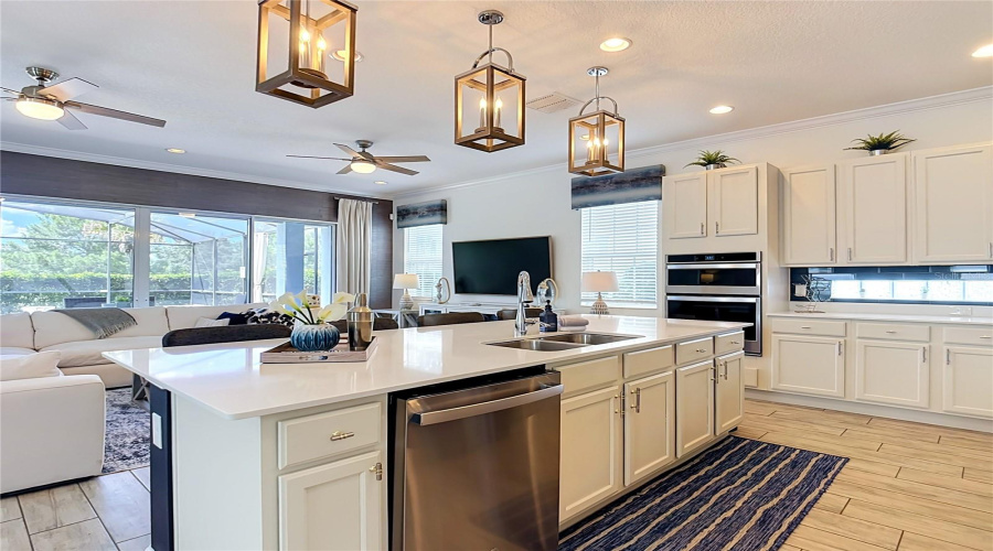 Kissimmee, Florida 34747, 6 Bedroom Bedrooms, ,7 Bathroombathrooms,Residential,For Sale,Fairview,0,Mfro6440334