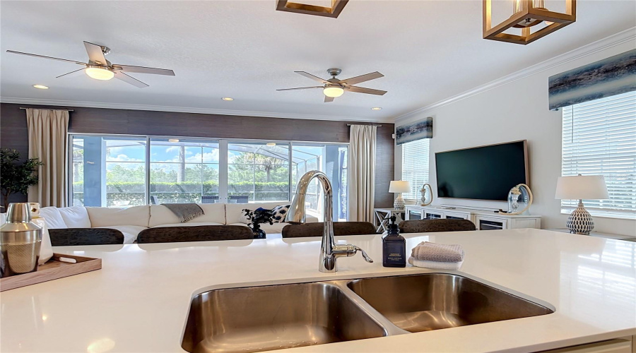 Kissimmee, Florida 34747, 6 Bedroom Bedrooms, ,7 Bathroombathrooms,Residential,For Sale,Fairview,0,Mfro6440334