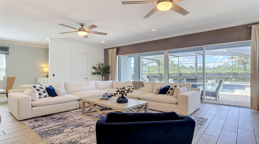 Kissimmee, Florida 34747, 6 Bedroom Bedrooms, ,7 Bathroombathrooms,Residential,For Sale,Fairview,0,Mfro6440334