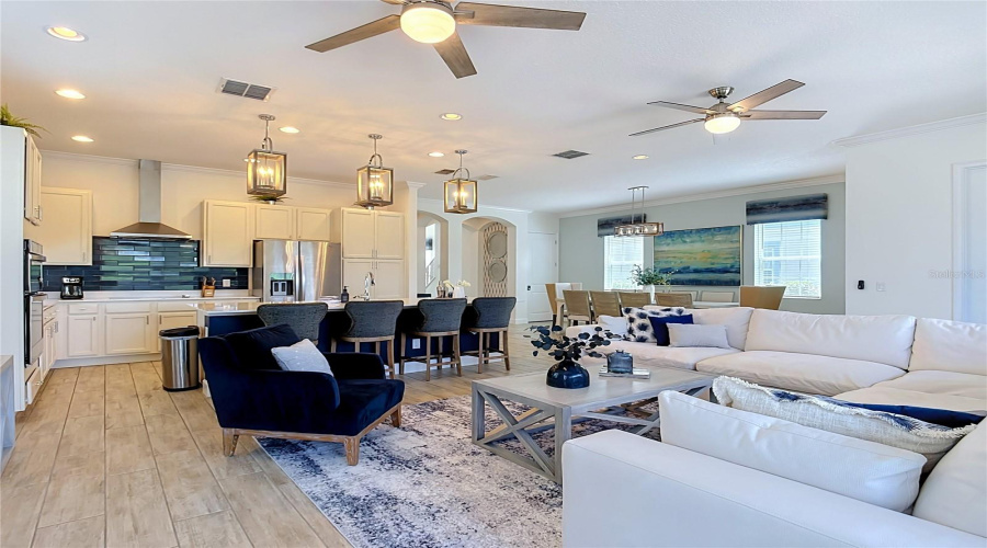 Kissimmee, Florida 34747, 6 Bedroom Bedrooms, ,7 Bathroombathrooms,Residential,For Sale,Fairview,0,Mfro6440334