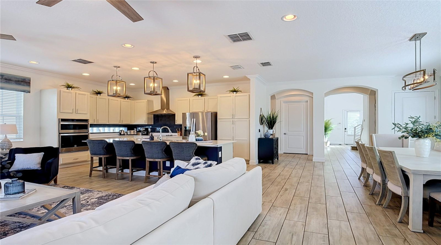 Kissimmee, Florida 34747, 6 Bedroom Bedrooms, ,7 Bathroombathrooms,Residential,For Sale,Fairview,0,Mfro6440334