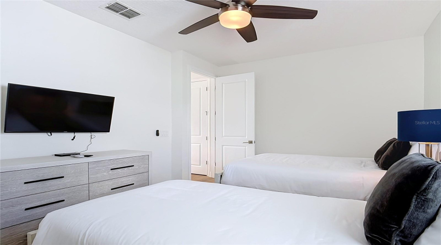 Kissimmee, Florida 34747, 6 Bedroom Bedrooms, ,7 Bathroombathrooms,Residential,For Sale,Fairview,0,Mfro6440334