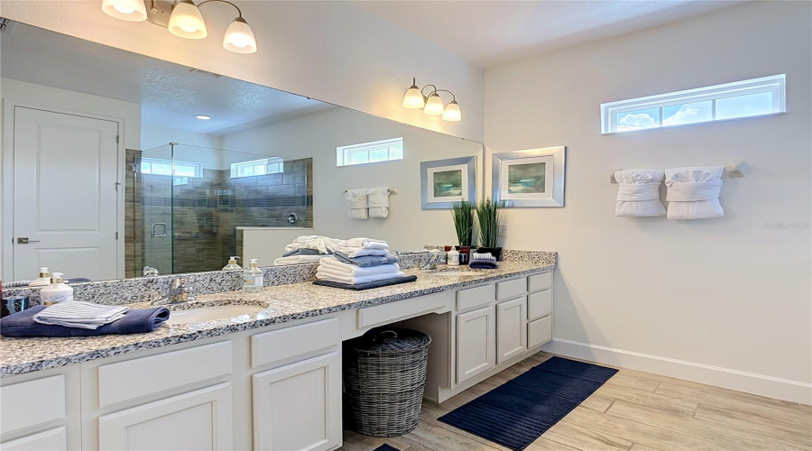 Kissimmee, Florida 34747, 6 Bedroom Bedrooms, ,7 Bathroombathrooms,Residential,For Sale,Fairview,0,Mfro6440334