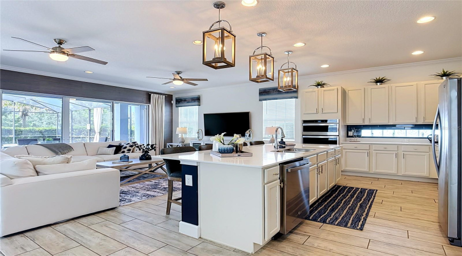 Kissimmee, Florida 34747, 6 Bedroom Bedrooms, ,7 Bathroombathrooms,Residential,For Sale,Fairview,0,Mfro6440334