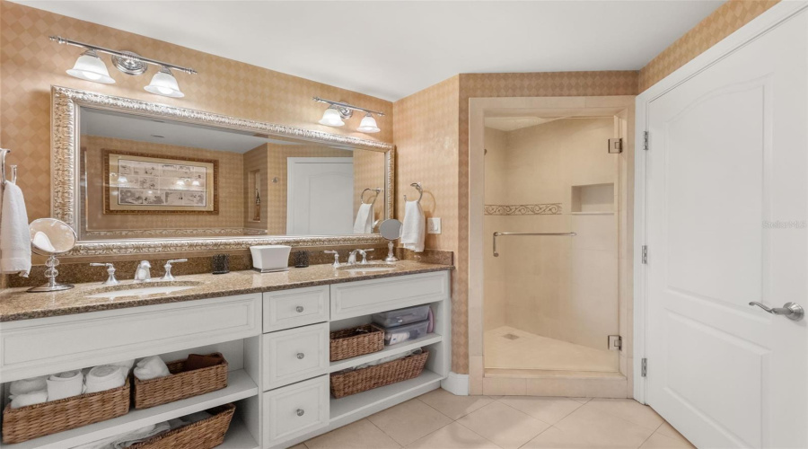 Kissimmee, Florida 34747, 2 Bedroom Bedrooms, ,2 Bathroombathrooms,Residential,For Sale,Gathering,0,Mfro6442851